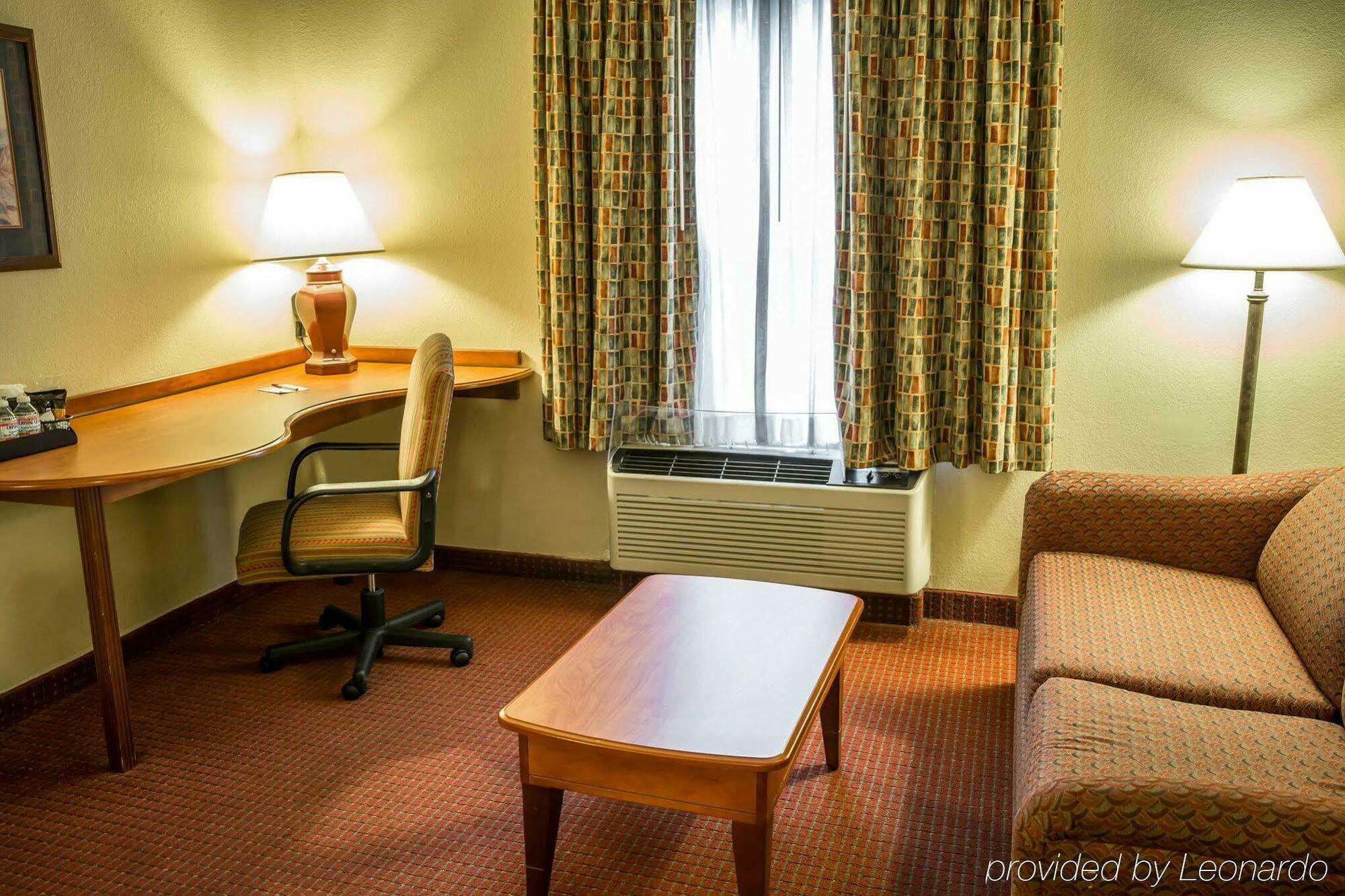 Comfort Suites Near Camp Lejeune Джексонвілл Екстер'єр фото